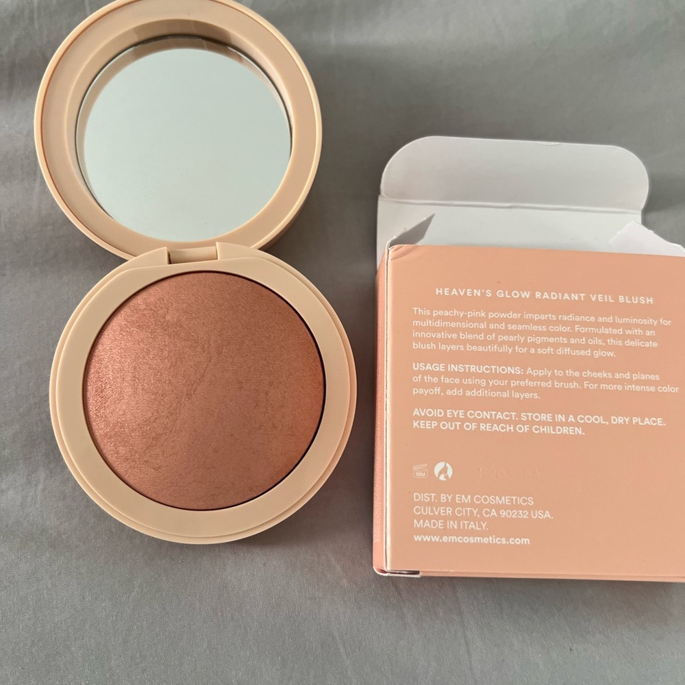 NWT-EM Cosmetics Heaven's Glow Blush in Peachy Pink
